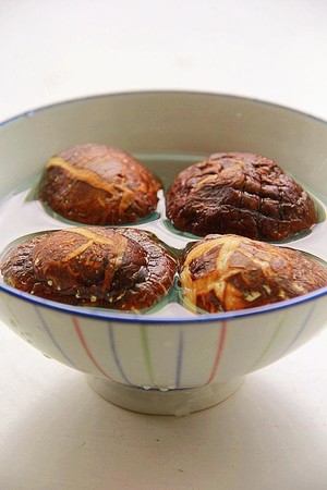 电饭锅版香菇腊肠饭