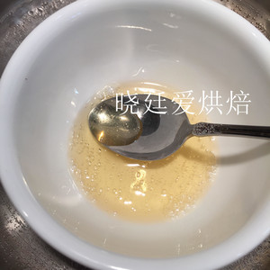 草莓炸弹蛋糕做法揭秘