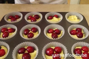 樱桃杏仁酥纸杯蛋糕 Cherry Cupcakes