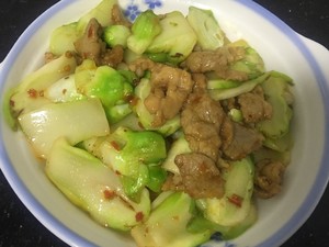 家常菜：抱子芥（儿菜）炒肉片