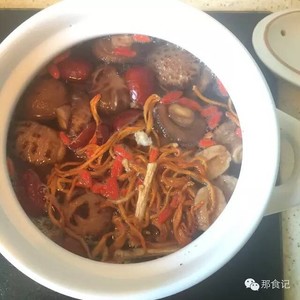 花菇虫草炖鸡汤