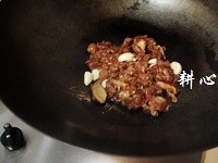 草菇炒鸡腿肉