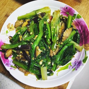 蚝油香菇油麦菜