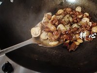 草菇炒鸡腿肉