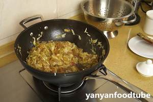 卷心菜炒粉丝 Glass noodles with Cabbage