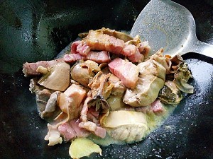 咸肉河蚌炖豆腐 ★中国菜★