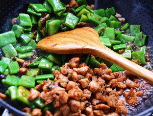 家乡扁豆肉饭