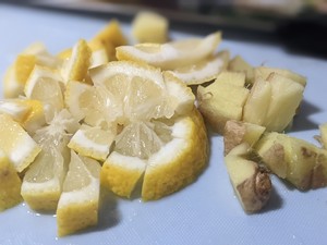 生姜柠檬红糖饮