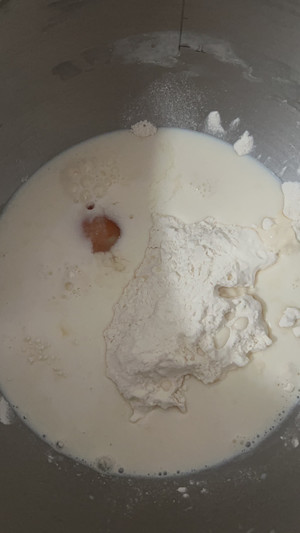 蜂蜜炼乳黄油手撕泡泡面包