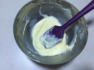 炼乳奶酪包---有面包机的同学做起来更方便哦~~