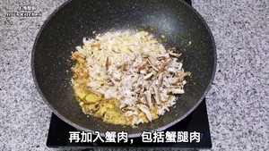 拆蟹、炒蟹粉、蟹粉拌面，一次解锁大闸蟹的终极吃法